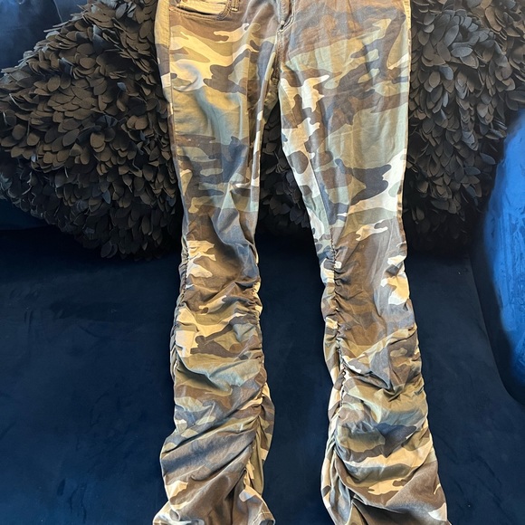 Camouflage Jeans by Viggos! - Picture 3 of 9